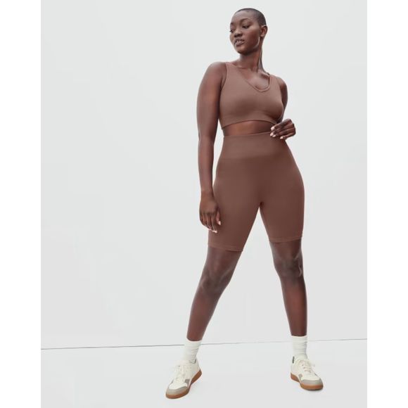 Everlane Seamless SET /Tee & Seamless Biker Short SET in Acorn Size XL/XXL 14-20 - Picture 9 of 15